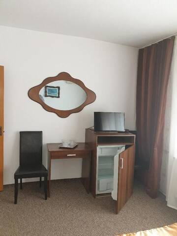 Фото номера Двухместный номер с 2 отдельными кроватями Хостелы Hostel Stadion г. Залэу 7