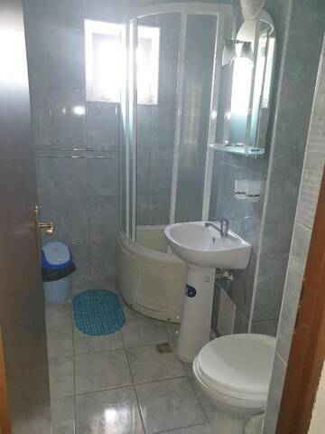 Фото номера Люкс с 2 спальнями Хостелы Hostel Stadion г. Залэу 4